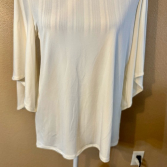 NWT Chico’s Top 0 (Small) Cream Flowy Flare Sleeve 3/4 Length Ecru Stretchy - Picture 4 of 14